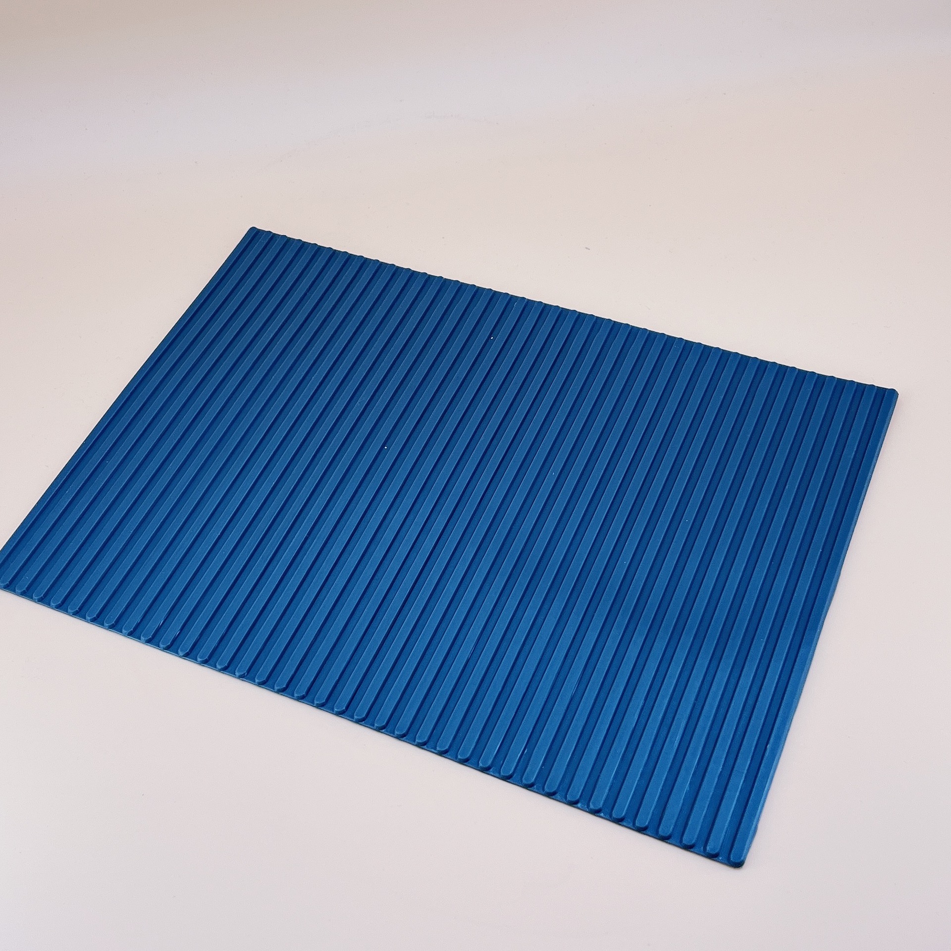 手表维修工具 修表桌面垫防滑垫 带沟槽台面胶垫 橡胶台垫 工作垫