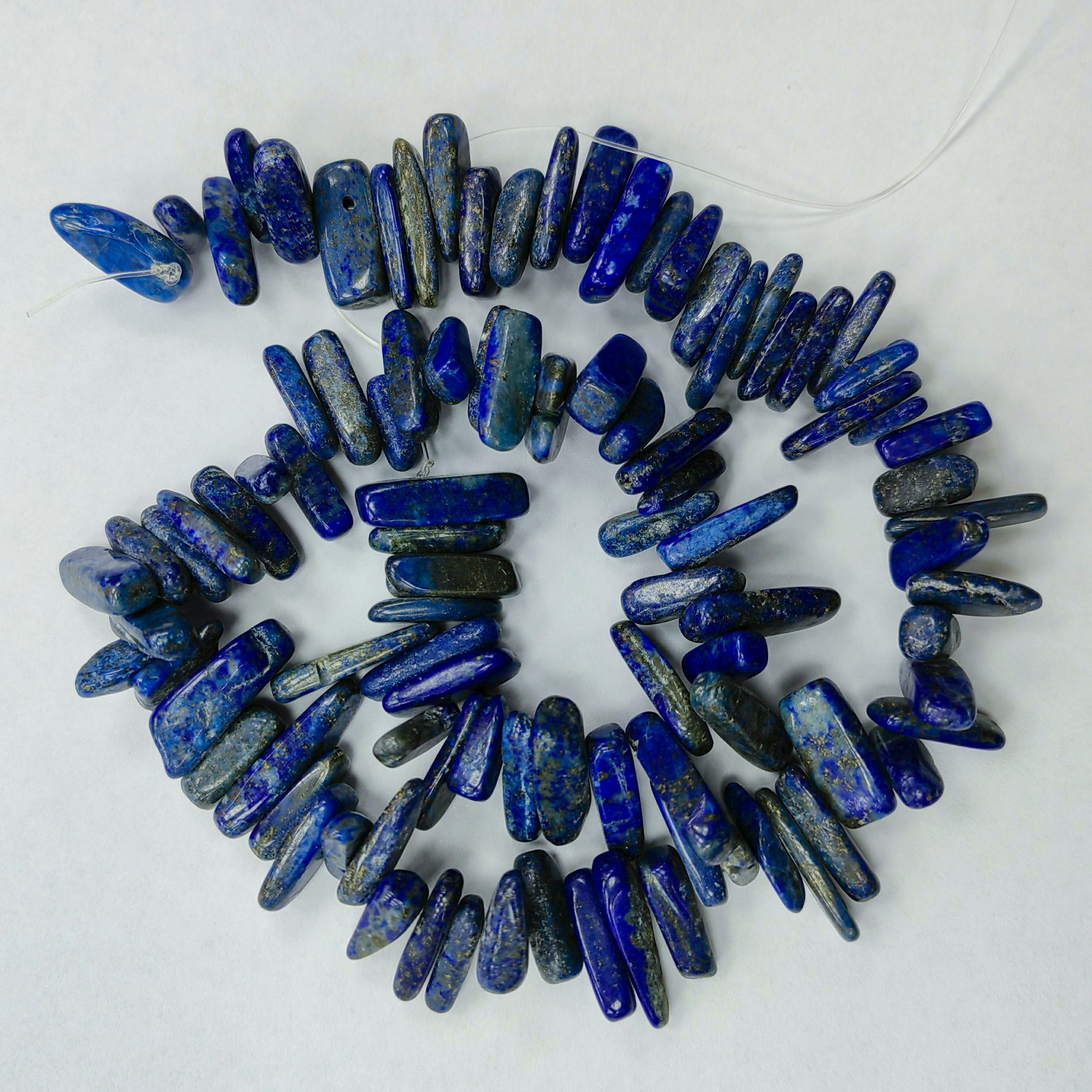 Piedra natural cristal natural piedra triturada sin forma tres o siete cabezas cuentas sueltas productos semiacabados joyas de bricolaje accesorios de cuentas al por mayor