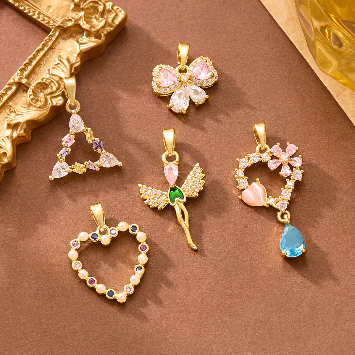 Copper Micro-Inlaid Zircon Angel Pendant with Gold-Plated Heart, Luxury Niche High-End Bowknot Accessory, Clavicle Chain Accessory