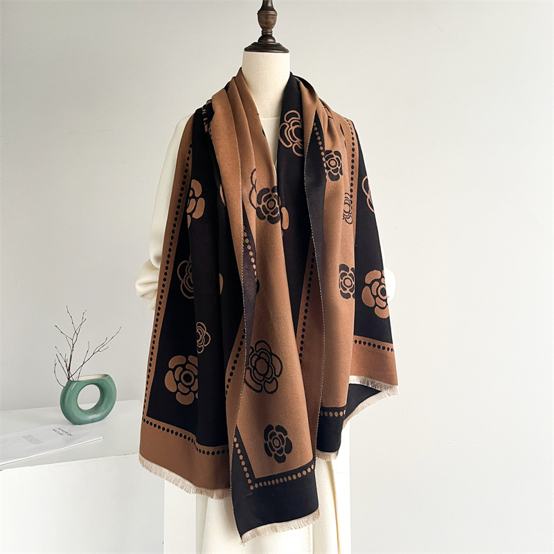 Temperamento piccola sciarpa profumata da donna versatile cappotto decorativo caldo sciarpa camelia doppio uso scialle di cashmere spesso_voghion.com