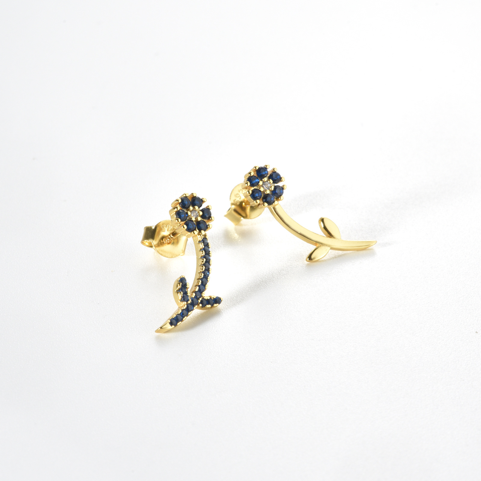 1 Pair Sweet Shiny Flower Inlay Sterling Silver Zircon 18K Gold Plated Ear Studs display picture 6