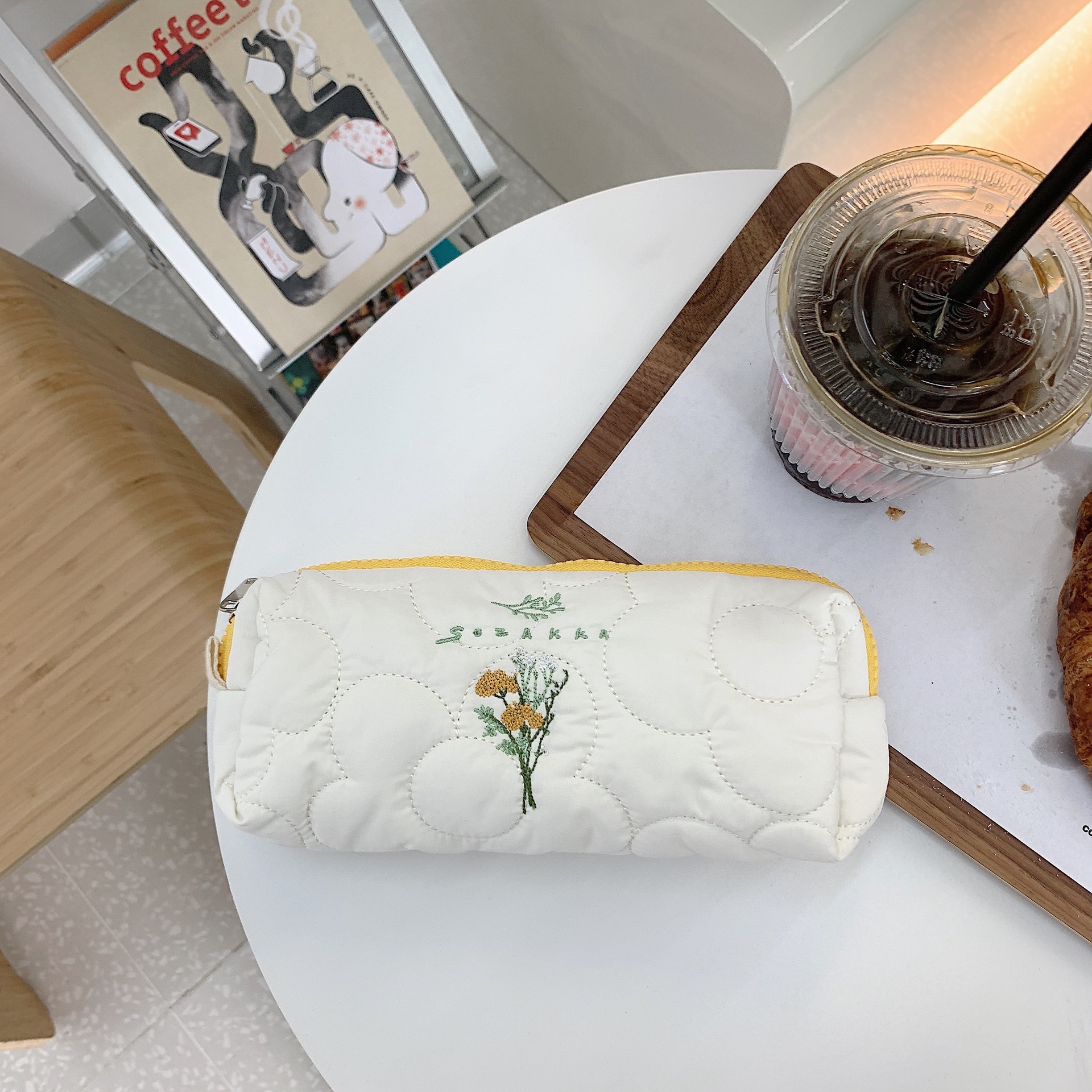 25172 Korean-style large-capacity pen case, InS-style embroidered flower, simple canvas bag for female students, pencil and stationery bag undefined
