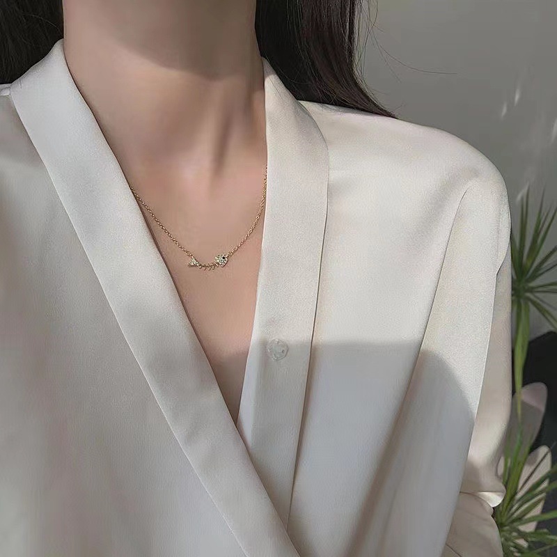 Vintage Style Fish Alloy Inlay Rhinestones Womenu0027S Necklace 1 Piece