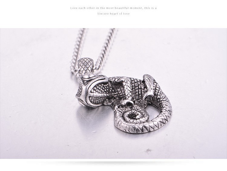 Stainless Steel Lizard Pendant Necklace For Men Exquisite Jewelry_voghion.com