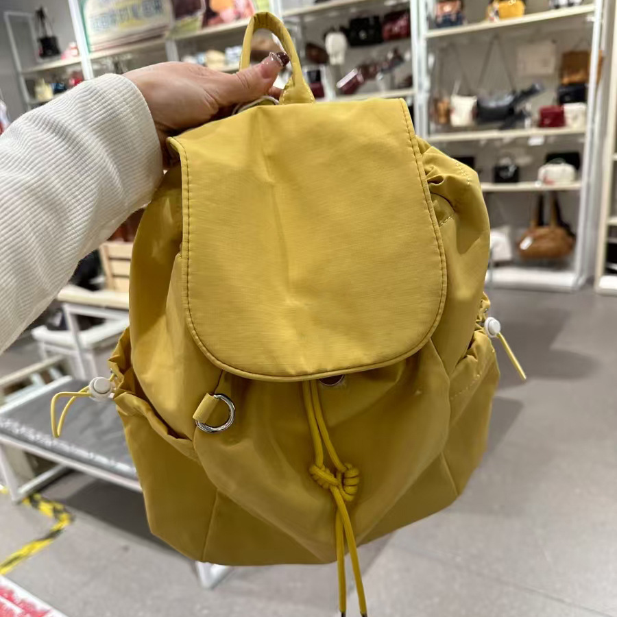 노란색