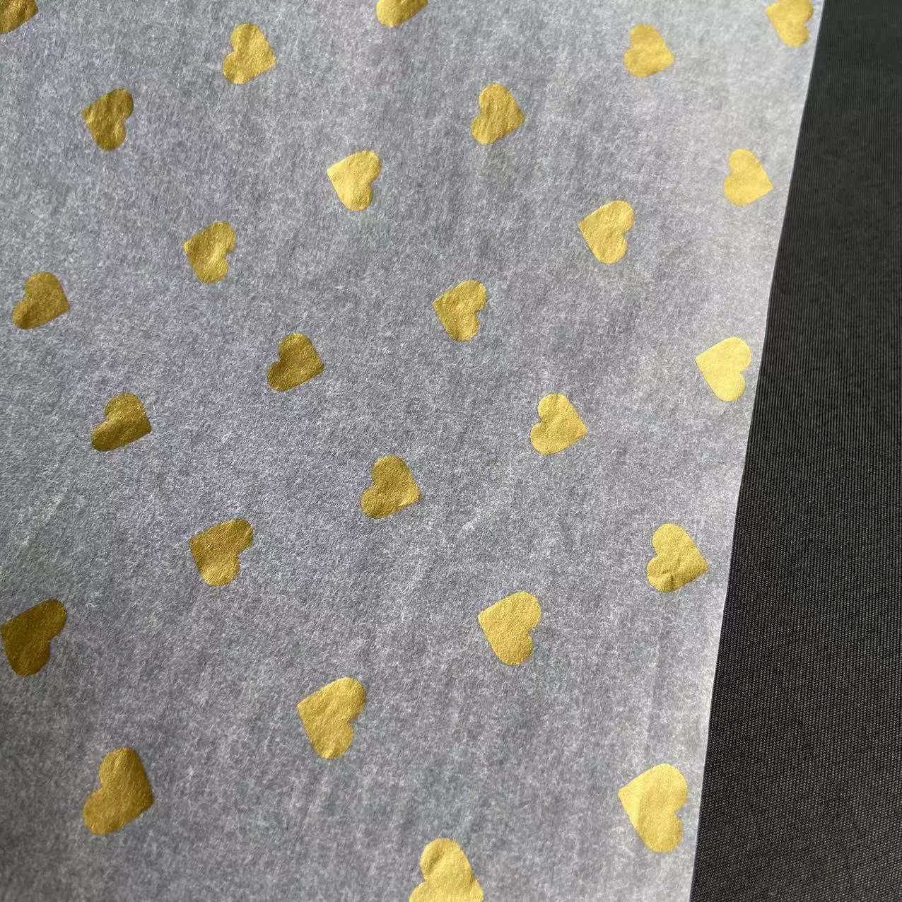 拷贝纸印刷金色爱心鲜花内衬纸礼盒隔层纸玩具包装纸雪梨纸防潮纸