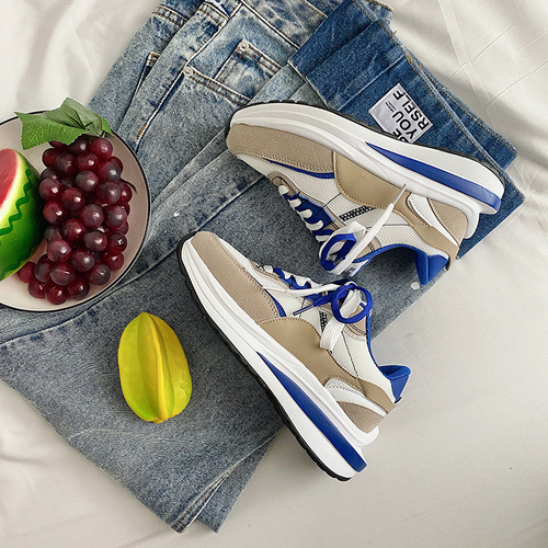 Niche trendy shoes for men and women, chic Klein blue waffle sneakers for couples, Hong Kong style street photography, lightweight Forrest Gump running shoes