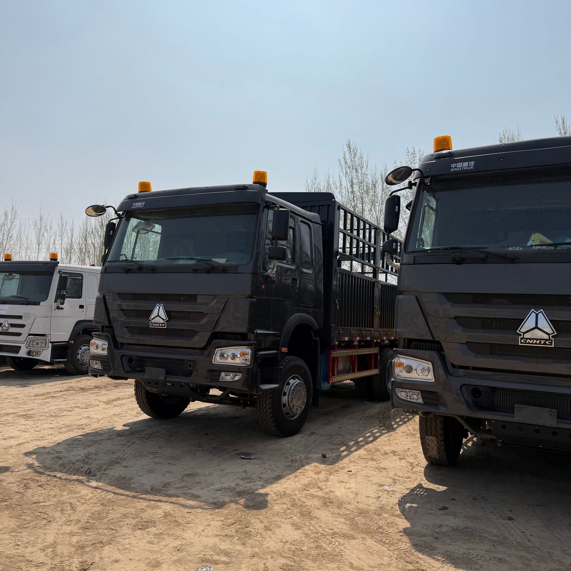 Exported to Africa: Howo Engineering Dump Truck, 6X4 Flatbed Truck, Front Four-Wheel Drive and Rear Eight-Wheel Drive Dump Truck