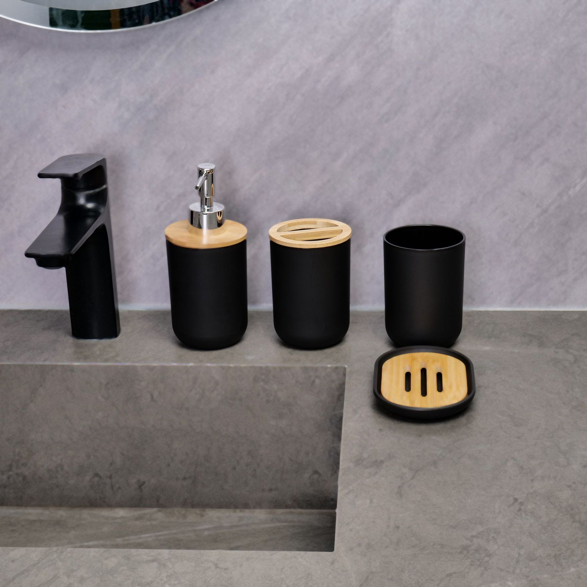 Baño transfronterizo de cuatro piezas Baño de hotel Juego de lavado Cepillado Taza de enjuague bucal Bomba de loción Viento de lujo ligero Ventas de fábrica