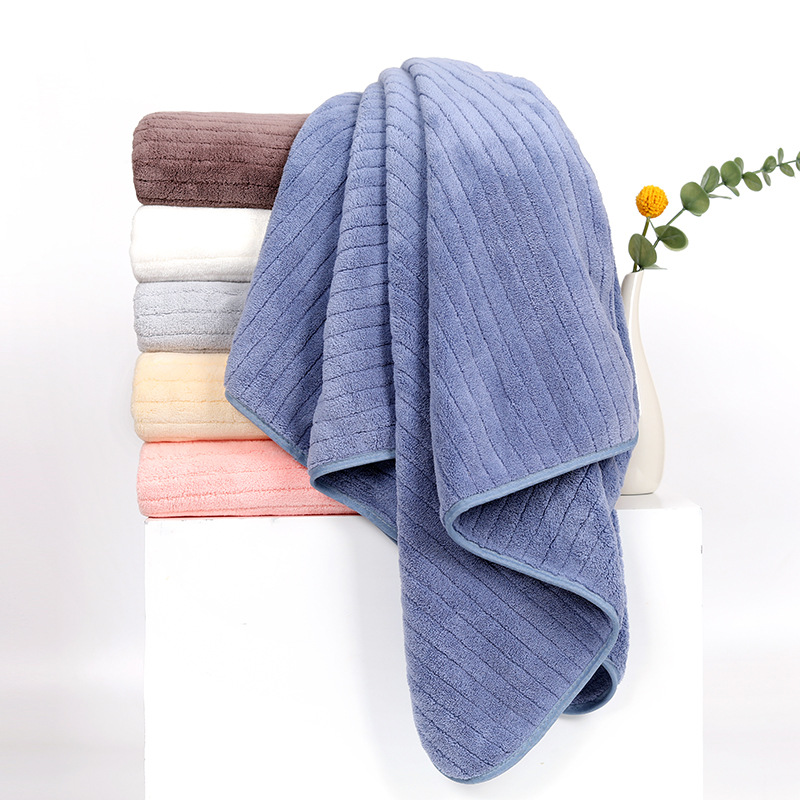 Super Absorbent Snowflake Velvet Bath Towel For Home And Salon_voghion.com