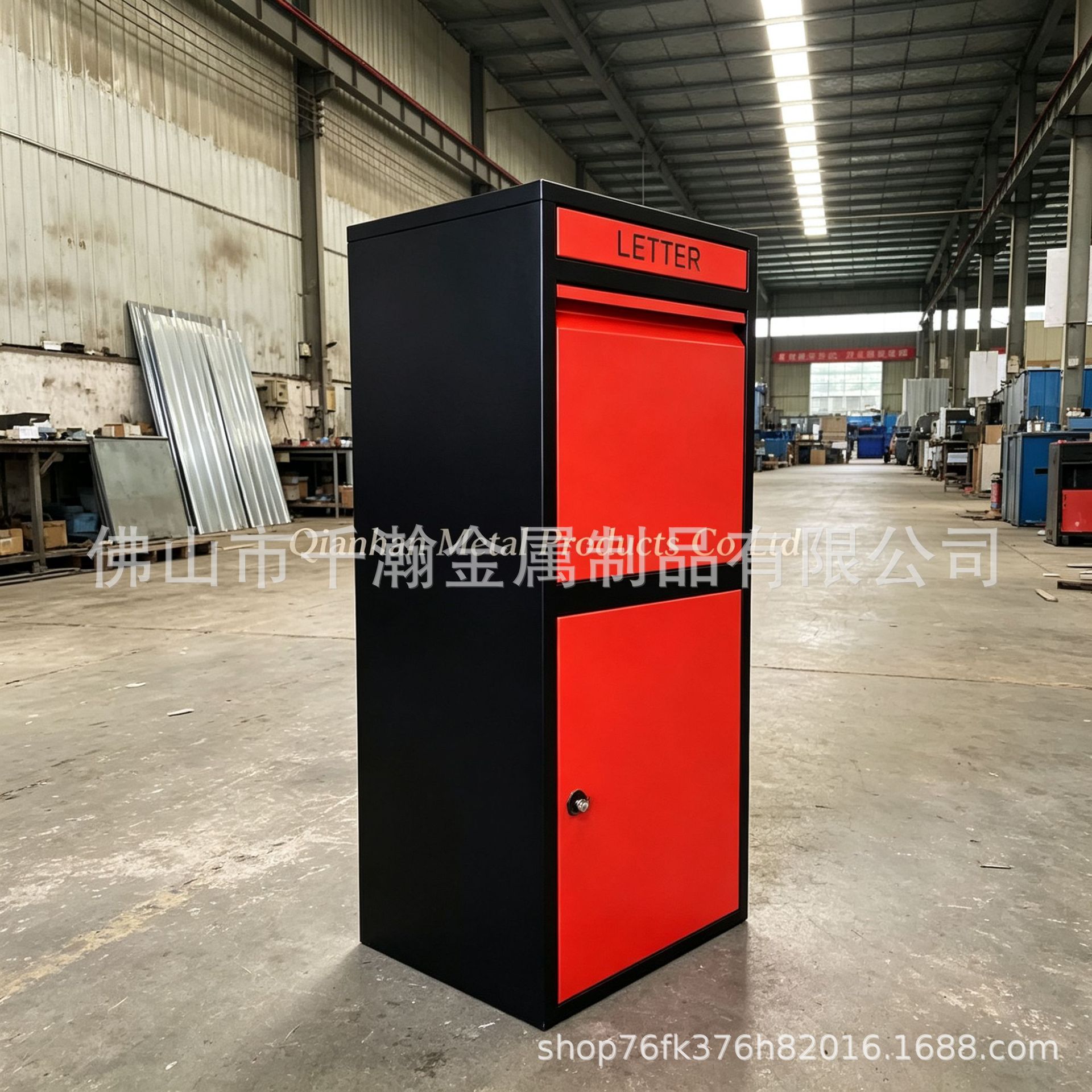 Directly from the factory, we supply metal spray-painted storage boxes for express delivery, designed for use in residential areas, villas, and communities, offering excellent wear resistance and corrosion protection