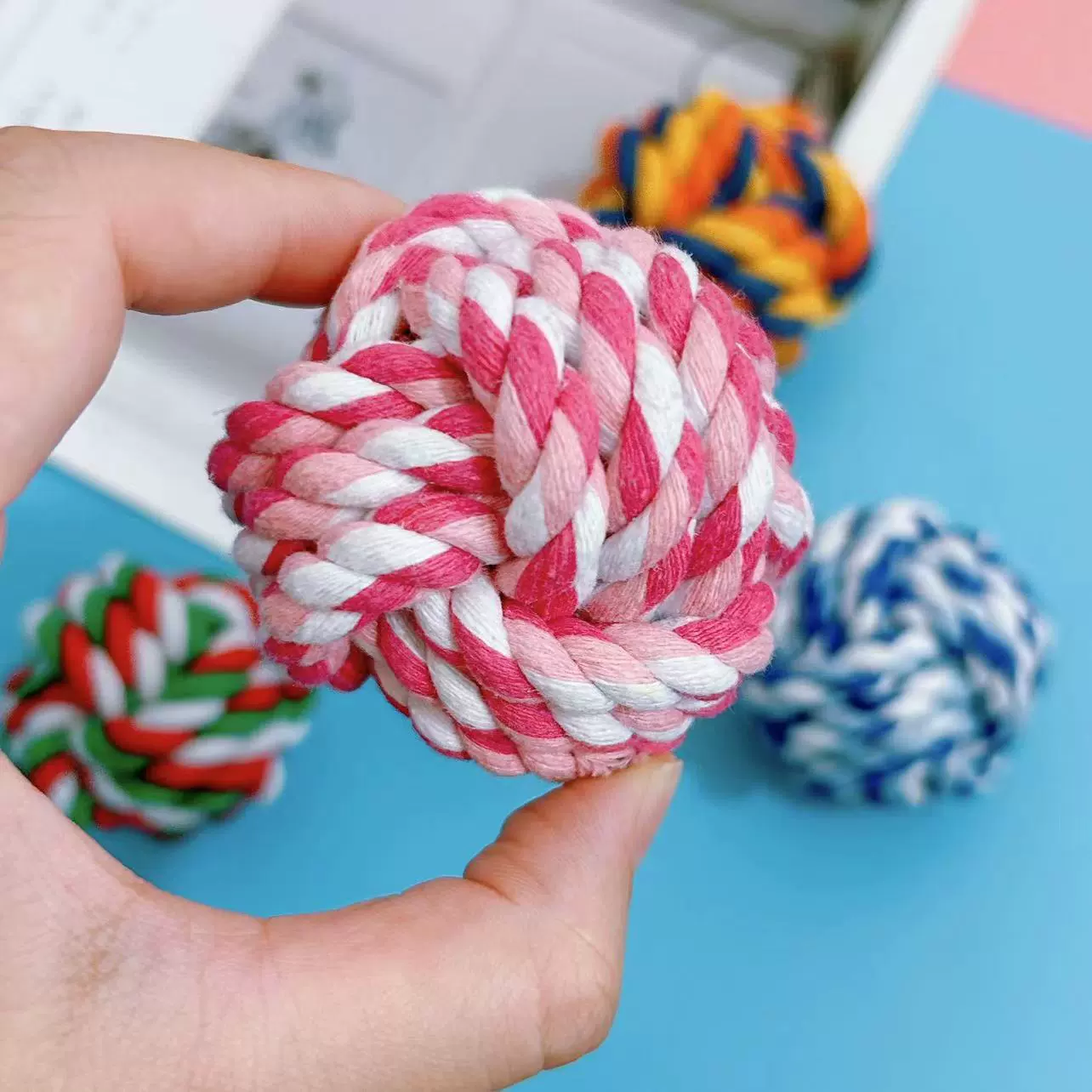 Прочный хлопковый веревочный игрушечный мяч для домашних животных - плетеный узел для собак и кошек, идеально подходит для жевания и веселого времяпрепровождения!