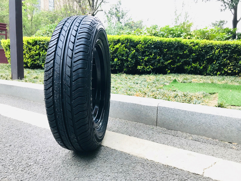 Tire 145/70R12 135/70R12 15570R12 Electric Car Sedan Vacuum Outer Tire Wholesale