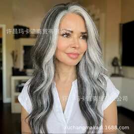 中老年女性时尚个性假发24英寸花白长卷发偏分发缝前蕾丝合成假发