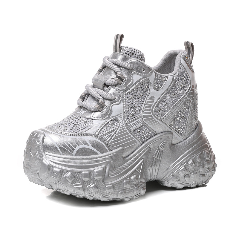 Giày sneaker nữ đế dày độn cao bên trong, phong cách bánh mì thoáng khí — Màu đen