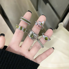 法式復古顯白橄欖綠高級感開口戒指優雅閃耀精緻輕奢小眾指環配飾