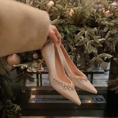 商品を作る中に一字のキラキラとしたドリルチェーンの気質があります。