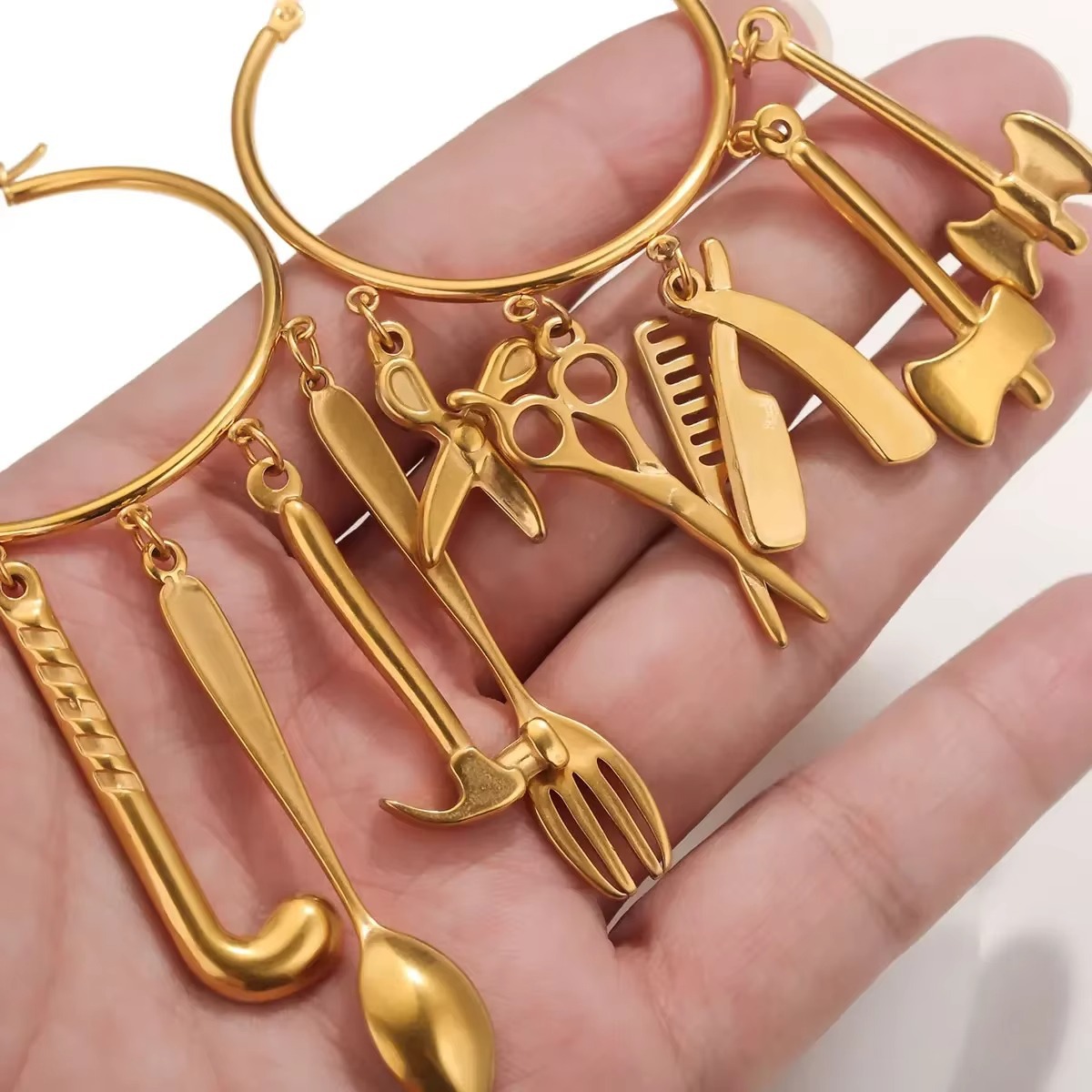 3 PCS/Package Quantity 304 Stainless Steel Material Scissors, Axe, Hammer Pattern 3 PCS/Package 304 Stainless Steel Scissors Axe Hammer Pendant Pendant