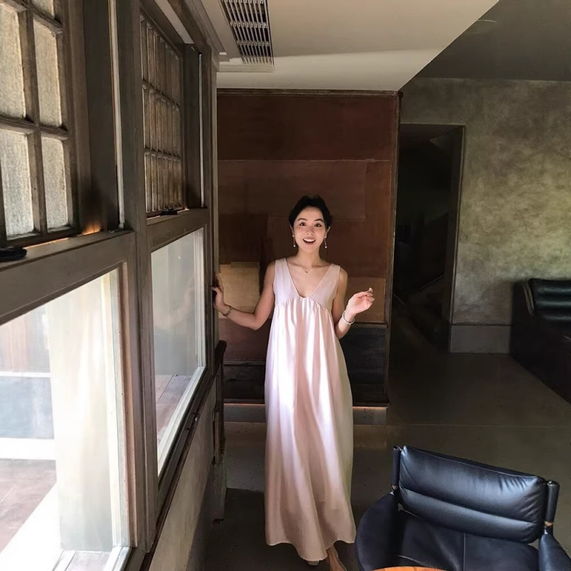 French-Style High-End Comfortable and Textured Loose-Fitting Lunch Break Vest Long Dress for Women, Versatile V-Neck Long Dress for Spring and Summer Vacations
