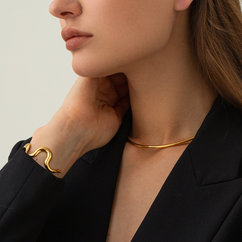 Eurasian INS-style new titanium steel bracelet 18k gold stainless steel fashionable trendy personalized wave-shaped bracelet for women
