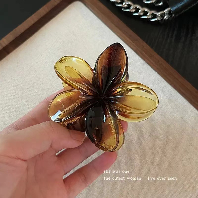 ビーチのリゾート風の卵の花のヘアピンの女性の後頭部の半分の髪のクリップの気質のサメのクリップの髪の飾り