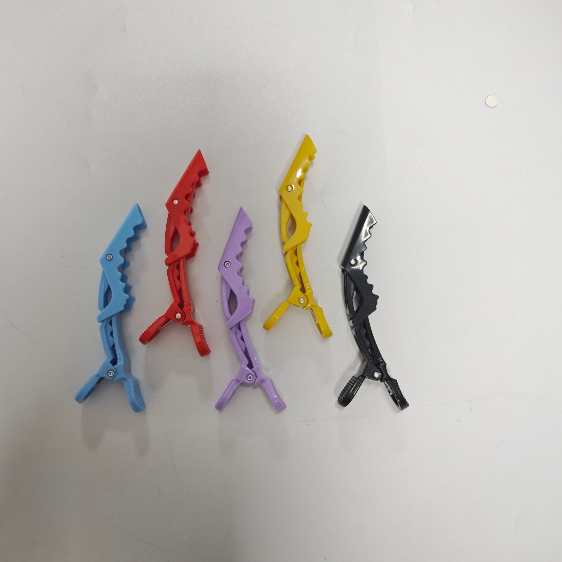 Haarkniptang met alligatordesign, geschikt voor kappers, permanenten en verven in de salon, sectieclips, kappersclips_voghion.com