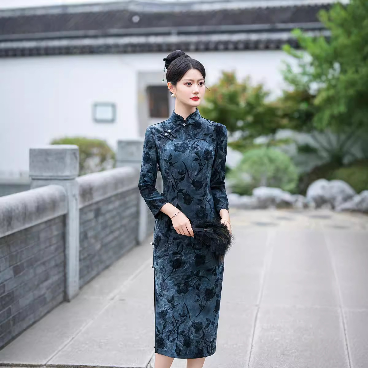 Velvet cheongsam