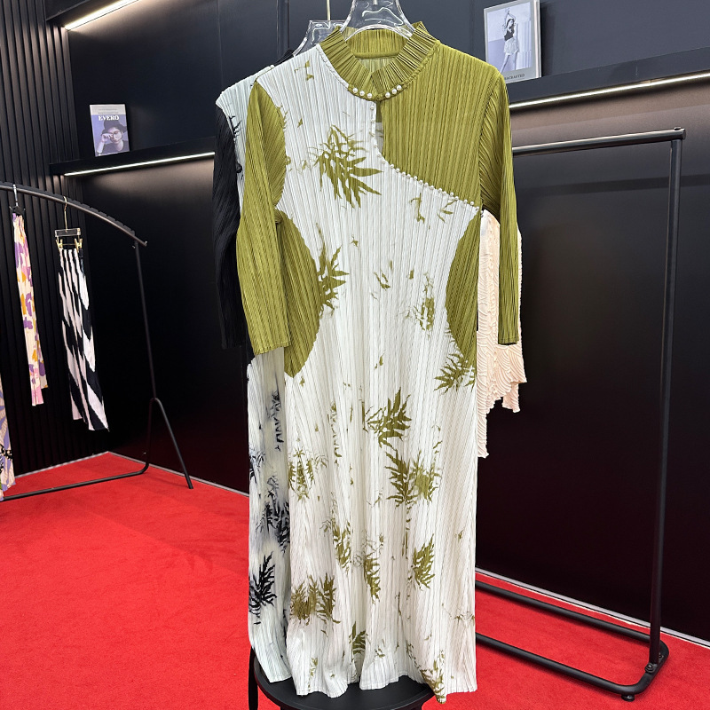 Miyake Printed Beach Chubby Girl Plus Size Long Dress High-end Women's Toothpick Pleated Round Neck Pleated Early Spring Dress