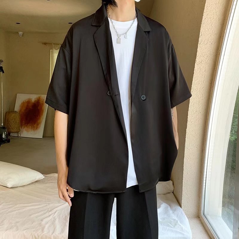 Versión coreana de la abstinencia de nicho de verano, hermosa camisa de manga corta, rojo neto para hombres, cuello de traje de lujo ligero, estilista de camisas