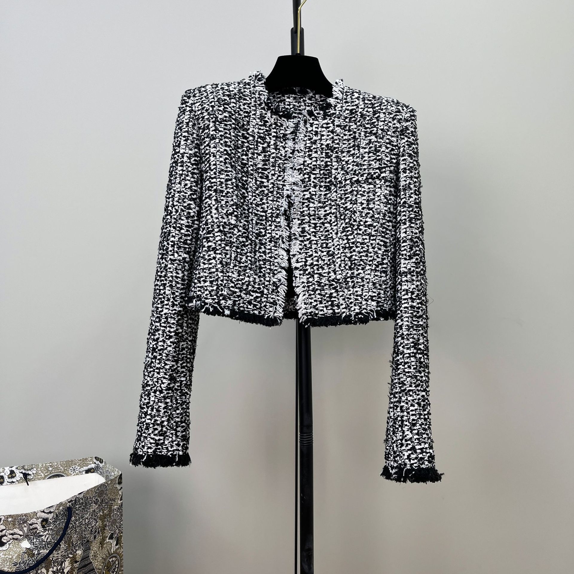 25 Autumn and Winter New French High-End Tweed Short Jacket Women's Black and White Handmade Tassel Top Cardigan Jacket