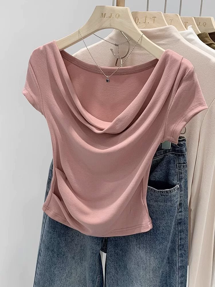 Американская модная женская футболка с одним плечом и отложным воротником, летний дизайн 2025, короткий топ, модный розовый цвет, короткие рукава