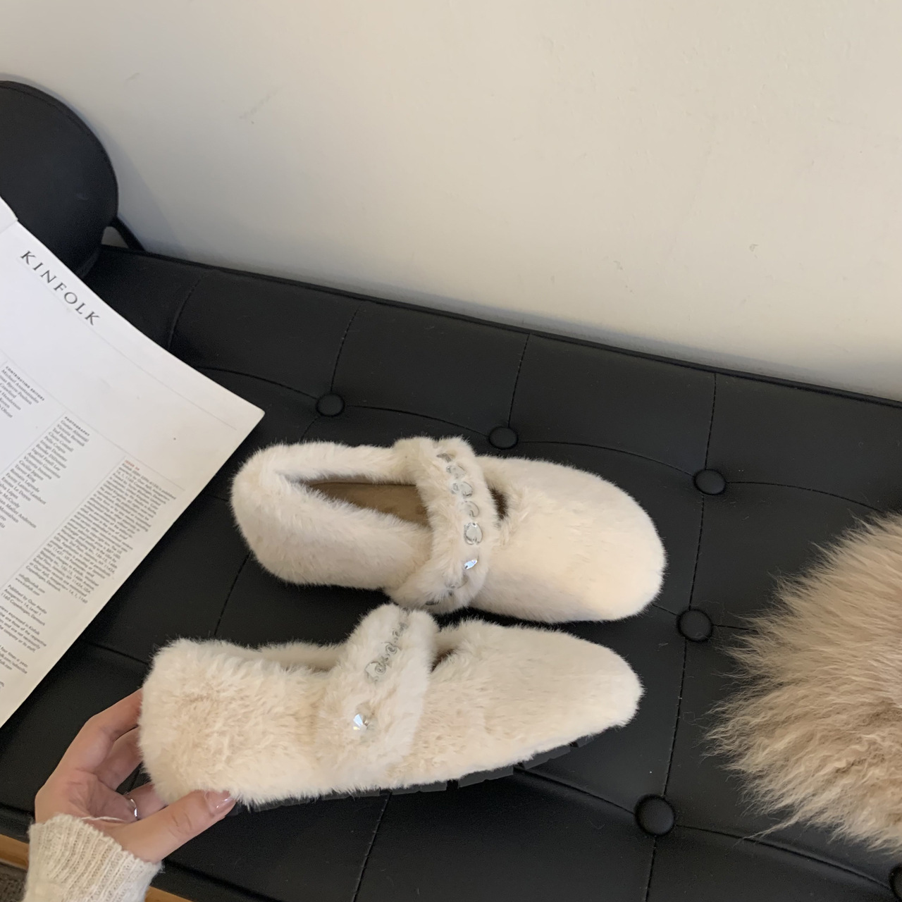Hairy women s outdoor wear for autumn and winter new warm cotton flat bottomed one foot shoes bean with plush_voghion.com