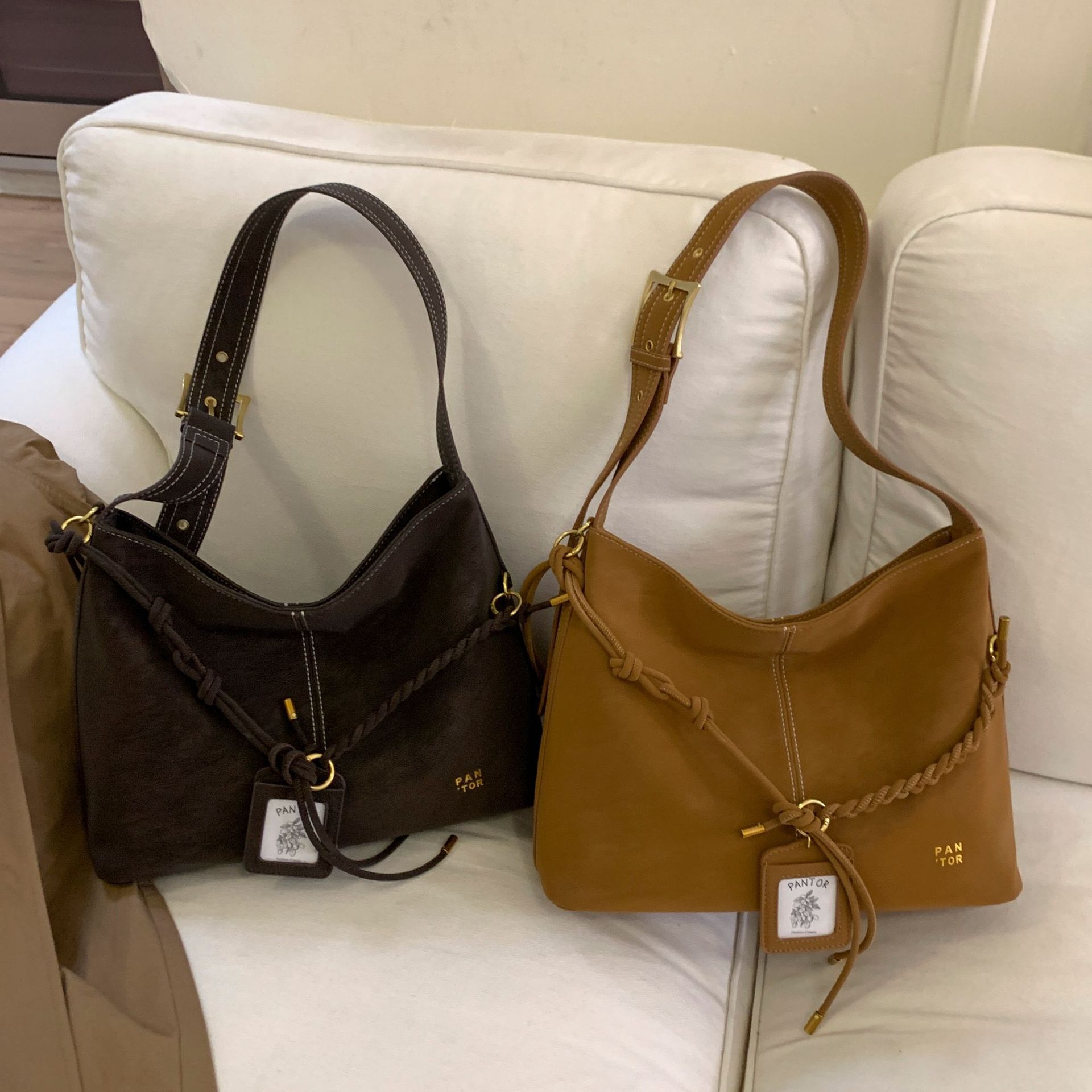 Bolso retro de gran capacidad para mujeres invierno 2025 nuevo estilo de moda alta sensación de bolso especial bolso de balde de agua de invierno