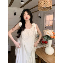 跨境温柔系吊带连衣裙女春季新款法式可甜可盐气质设计感宽松潮流