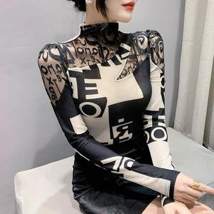 Lace printed fashionable small shirt， long sleeved women's top， simple and versatile trendy T