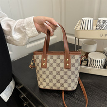 手提包女包流潮流时尚印花2025单肩包通勤斜挎水桶包夏季斜挎包