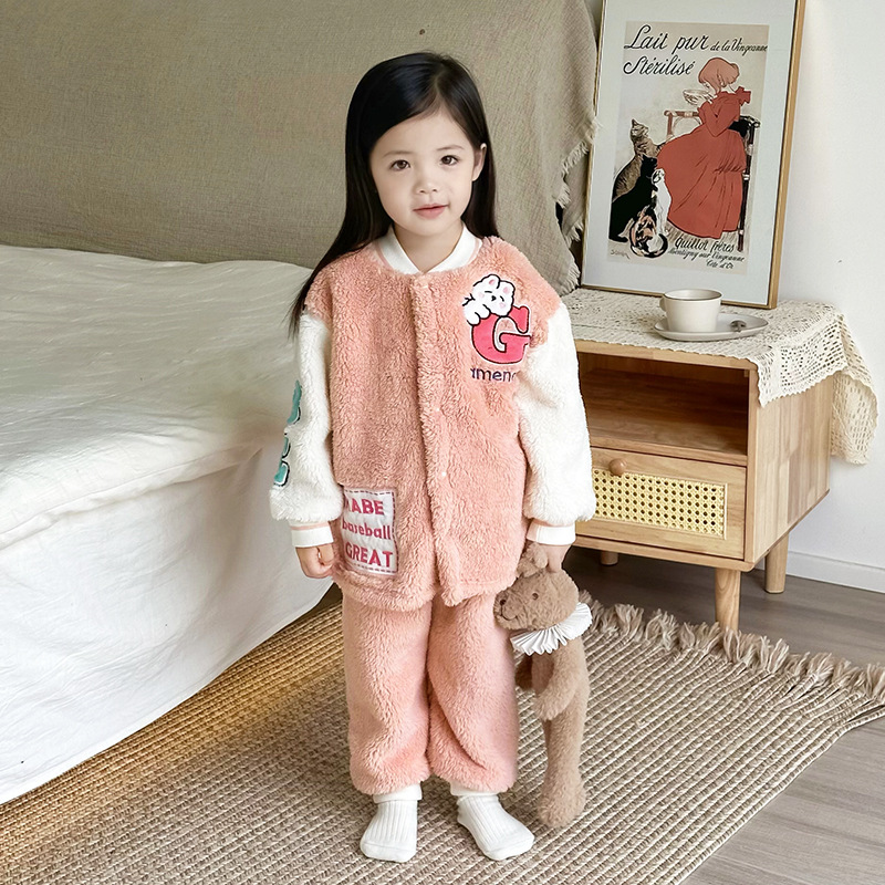 100-160cm子供の兄のスポーツ風野球服冬のサンゴの毛の保温の女の子の洋風のカーディガンのパジャマ