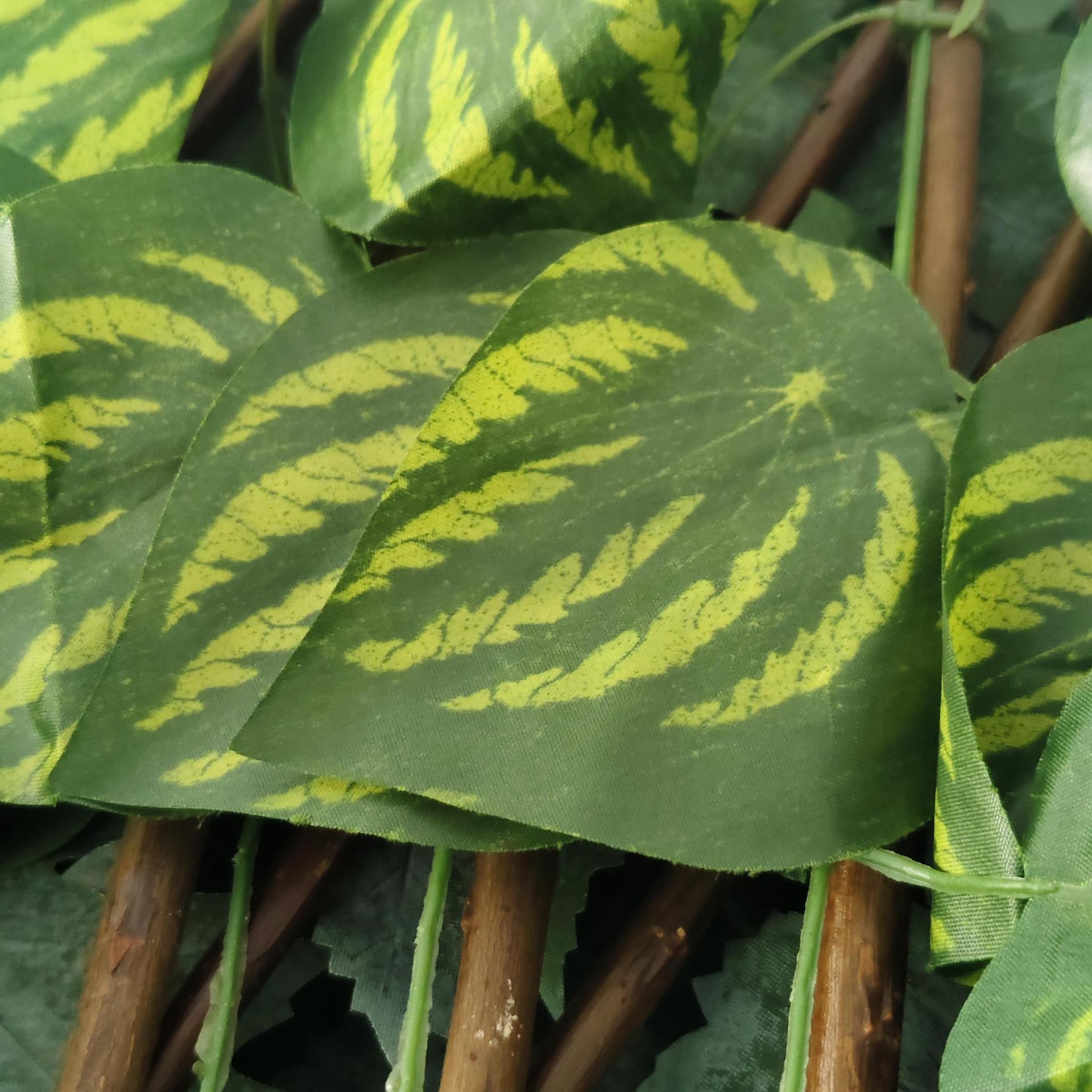 Transfronterizo de cercas retráctiles de flores falsas jardín exterior cercas de protección de hojas de sombra de plantas de simulación de plantas