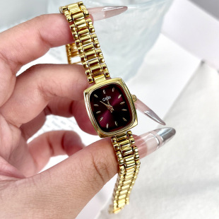 歌迪 Retro TV Martyl Satsuki Senior Senior Senior Sensory Beauty Small Gold Watch Small Simple Small Watch Bracelet Watch