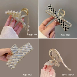 发夹;发卡;盘发器