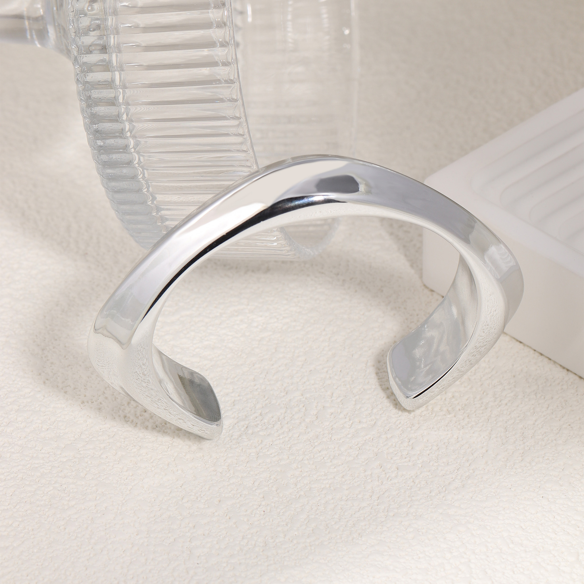 GeometricSmooth CCB Bracelet Brazalete brillante transfronterizo Joyas abiertas de acrílico europeo y americano