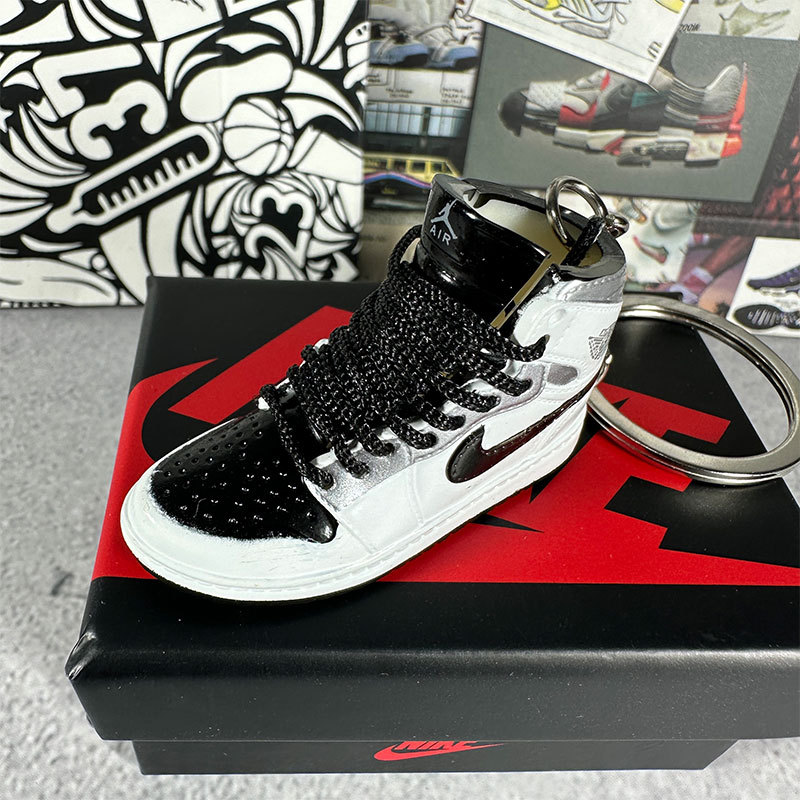 122.silver white + box