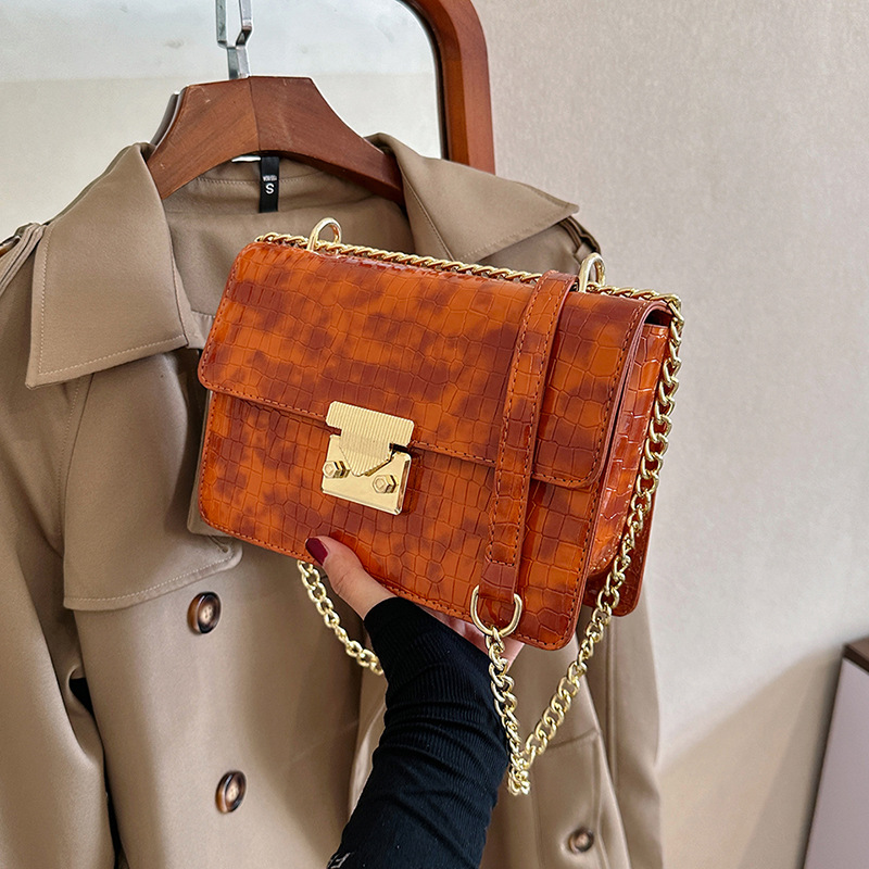 European and American 2023 new small square bag for women, high-end fashion and leisure, new portable one-shoulder cross-body three-dimensional square_voghion.com