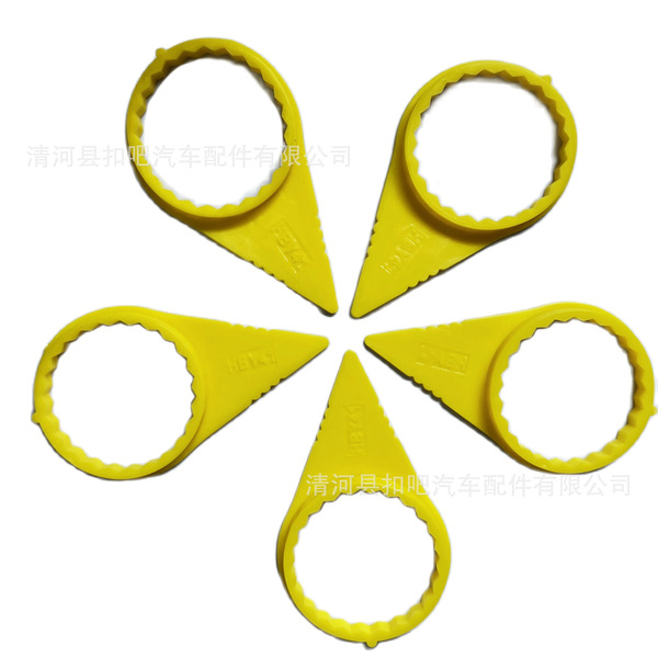 Tire nuts loose indicator suitable for truck bus buses