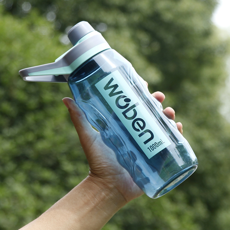 Botella de agua deportiva de verano para estudiantes, de Tritan (grado alimenticio), gran capacidad, personalizable, venta al por mayor.