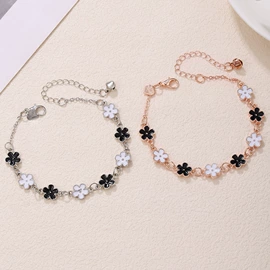 手链;耳钉;项链