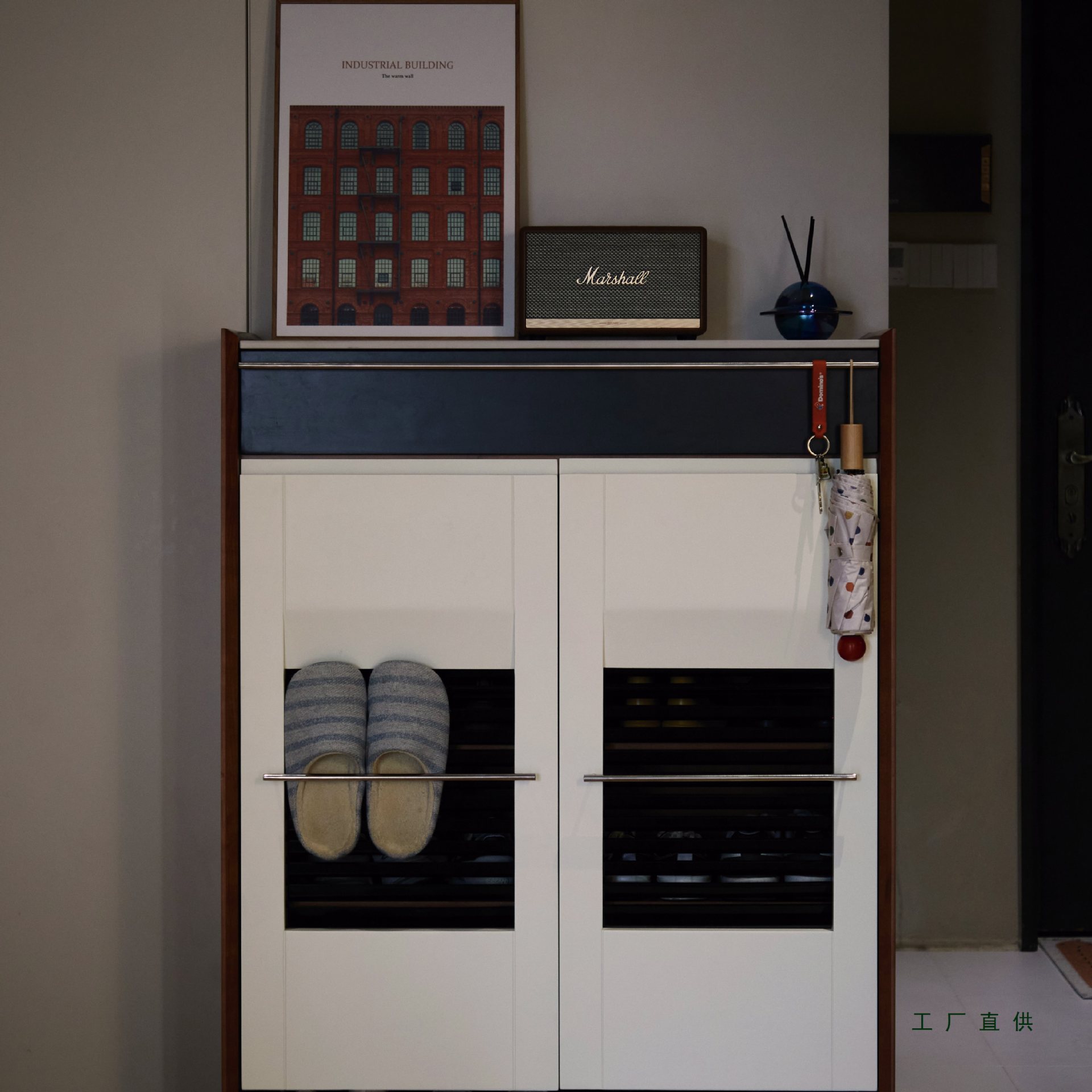 丨Latt Shoe Cabinet Vintage Bauhaus Solid Wood Entryway Cabinet Cherry Wood Small Apartment Retro Narrow Shoe Changing Bench