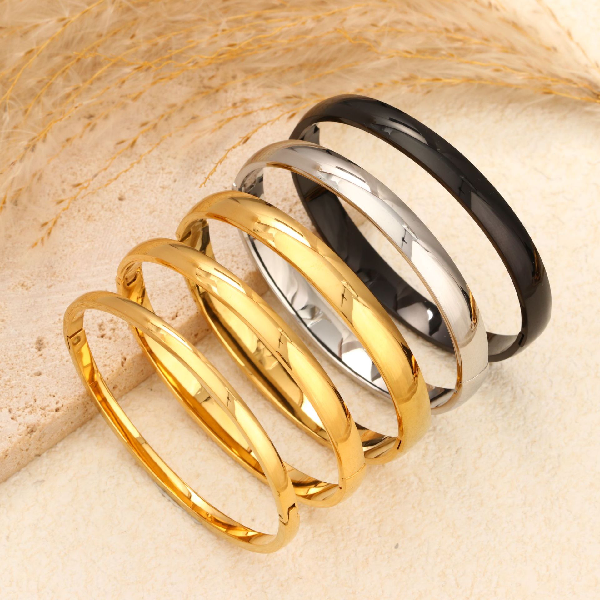 fashionable women's bracelet stainless steel