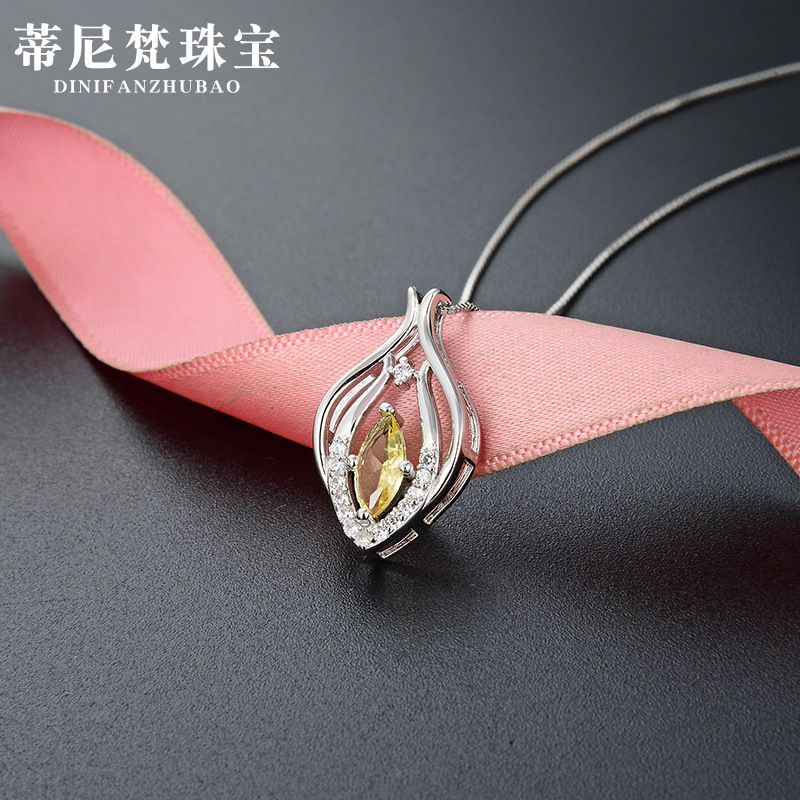 Collar elegante de accesorios de mujer transfronteriza Corea del Sur elegante colgante joyería estudiante súper joyería de hadas Cadena de clavícula