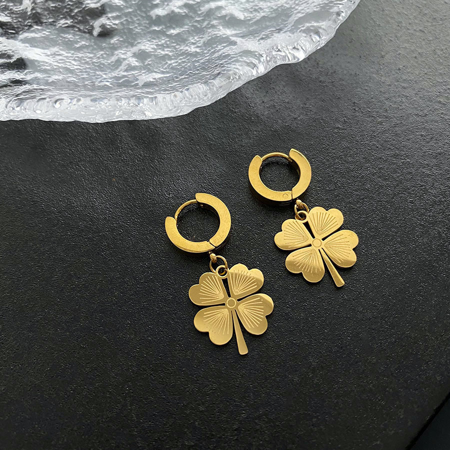 Elegant Lady Four Leaf Clover Titanium Steel Earrings Necklace display picture 3